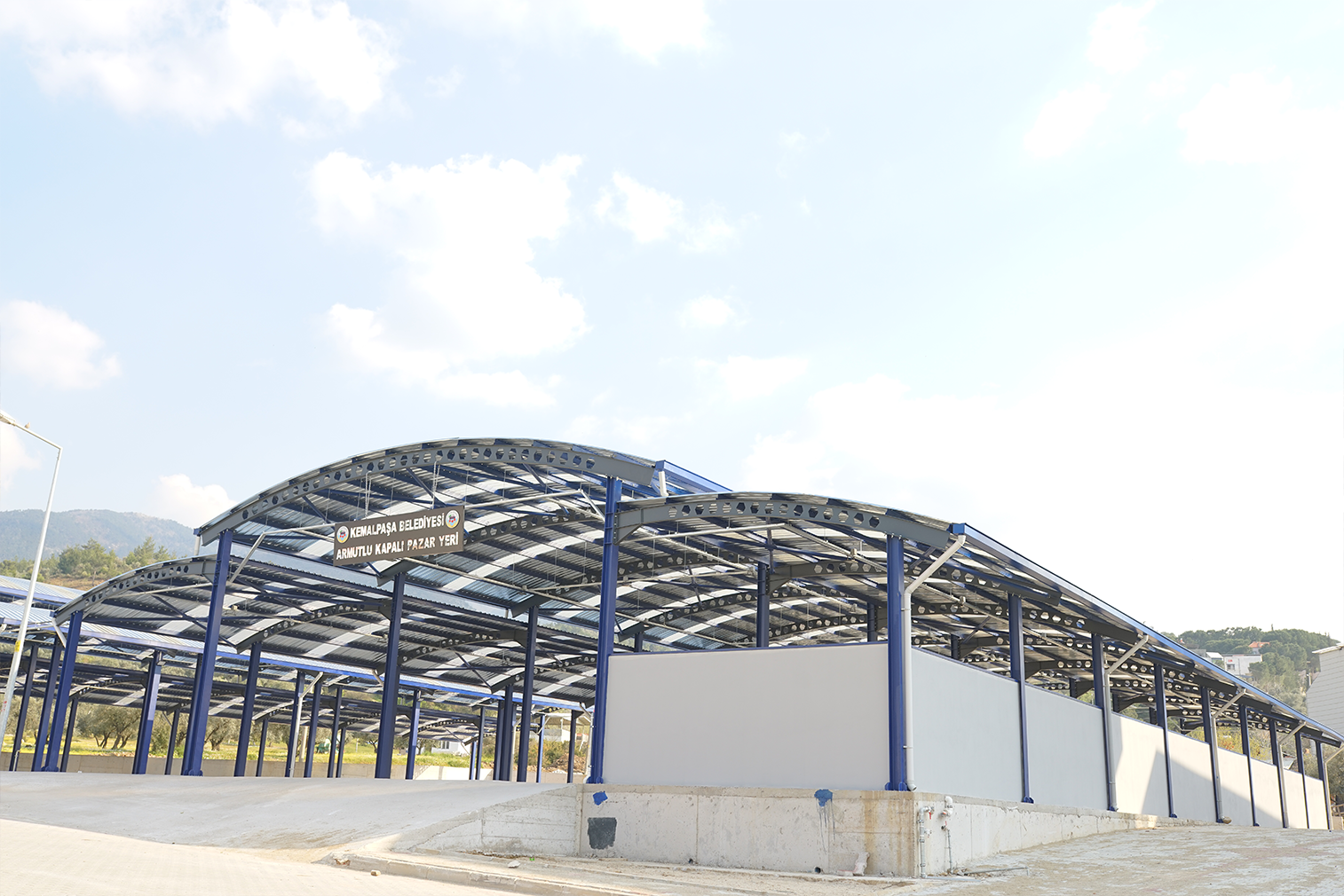 ARMUTLU KAPALI PAZAR YERİ-KEMALPAŞA